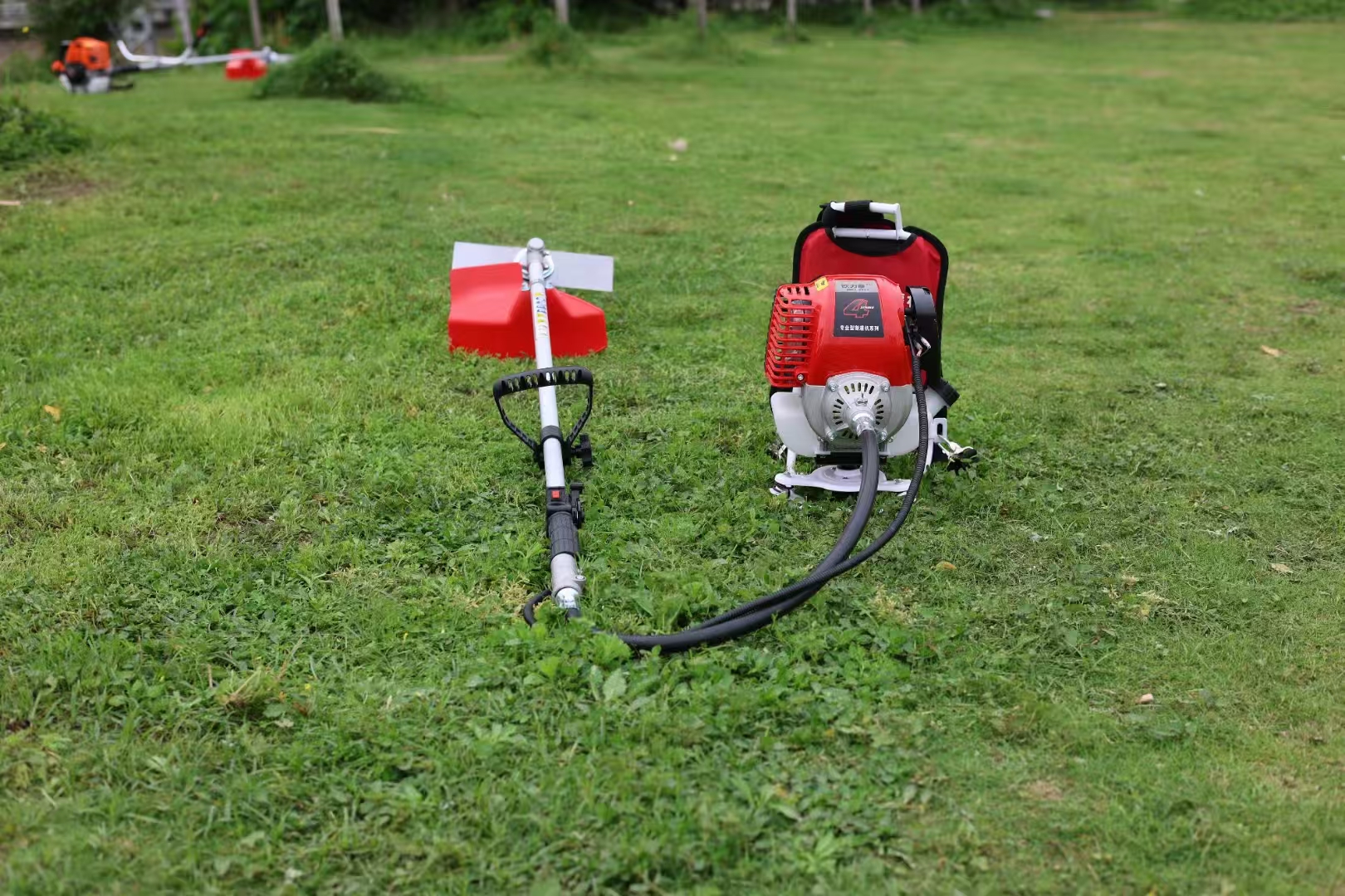 Backpack  4 Stroke Hand Grass Cutting Machine GASOLINE GARSS CUTTER BRUSH CUTTER