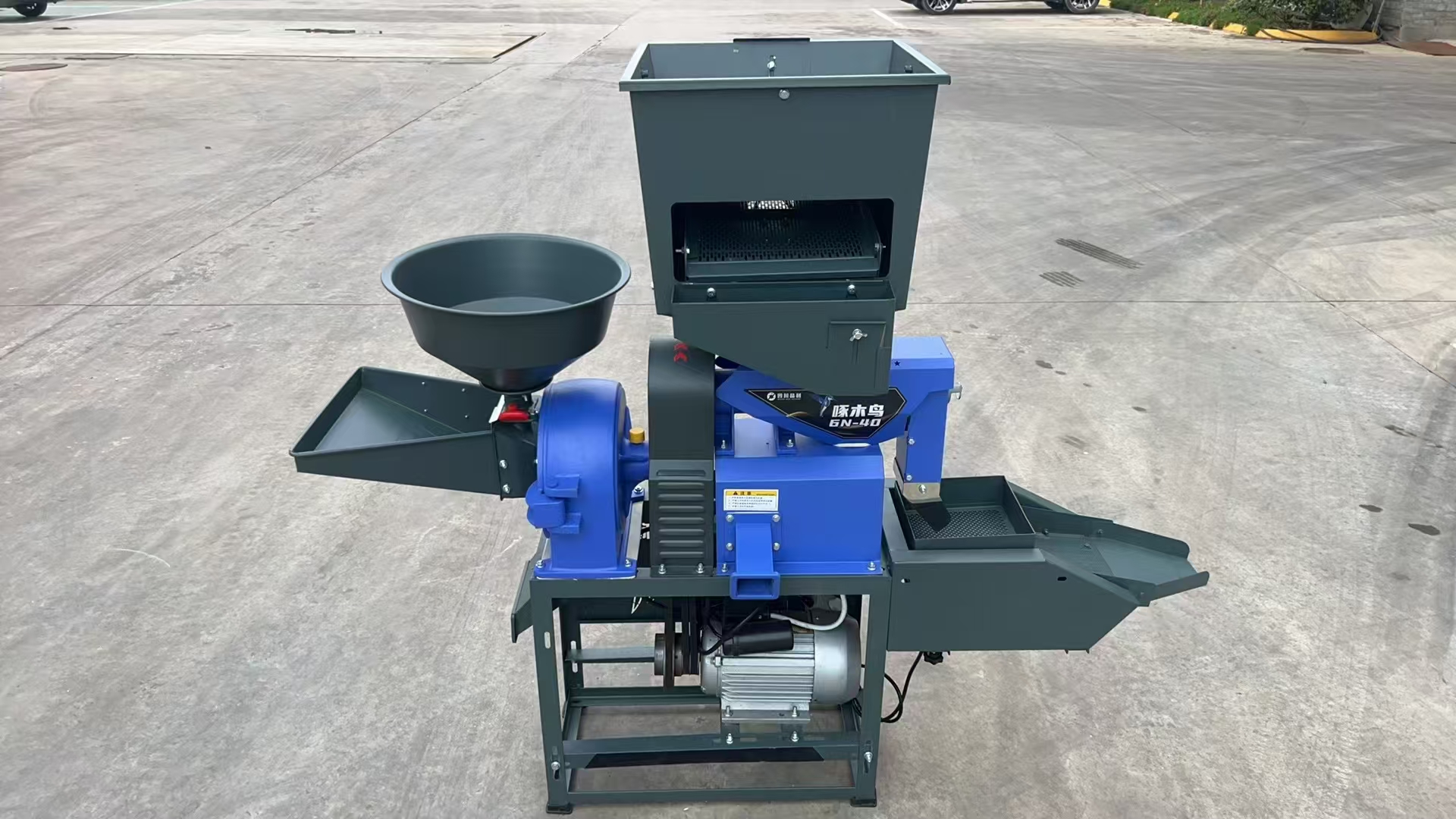 New rice threshing and crushing machine Household small fine bran rice miller Co